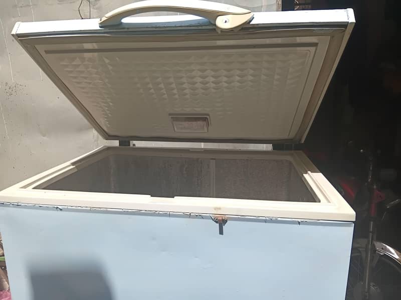 D freezer dawlance 0