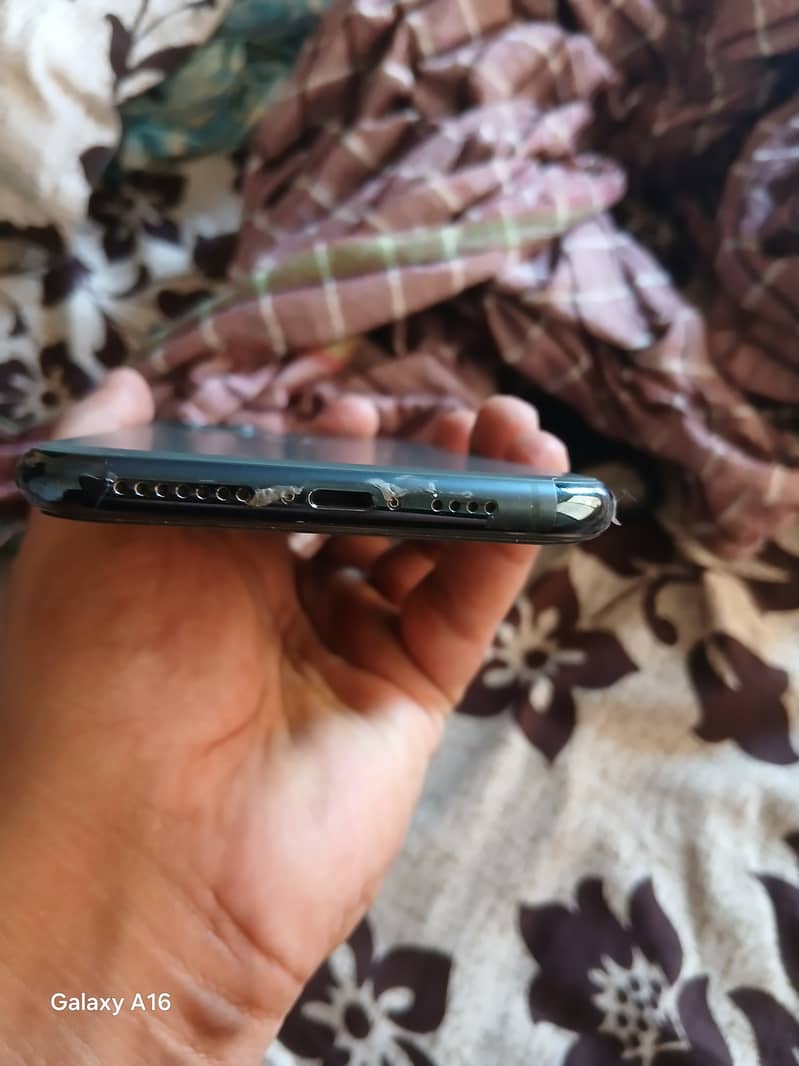 Apple iPhone 11 Pro Max 5