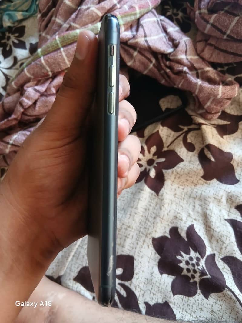 Apple iPhone 11 Pro Max 8