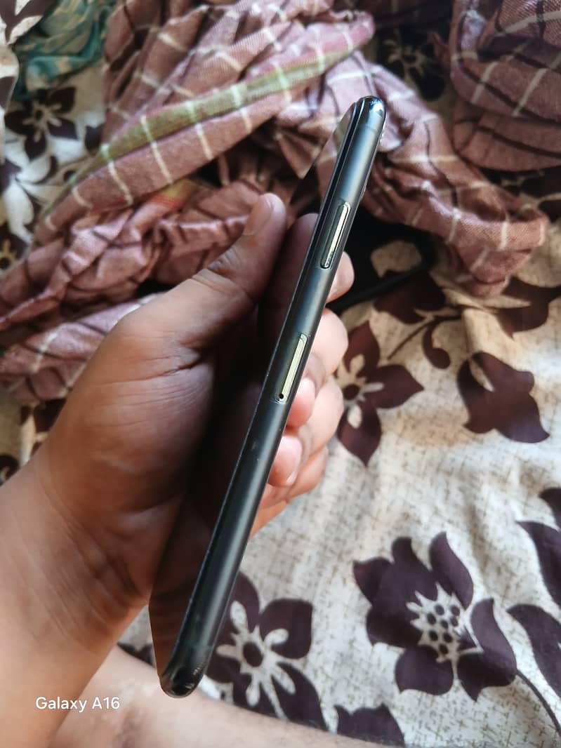 Apple iPhone 11 Pro Max 10