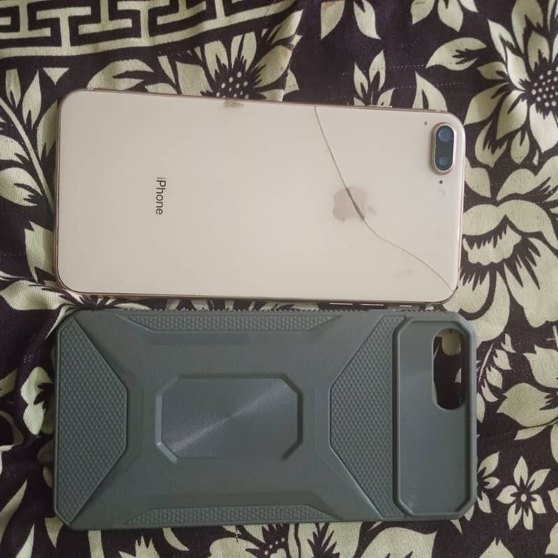 Apple iPhone 8 Plus 2