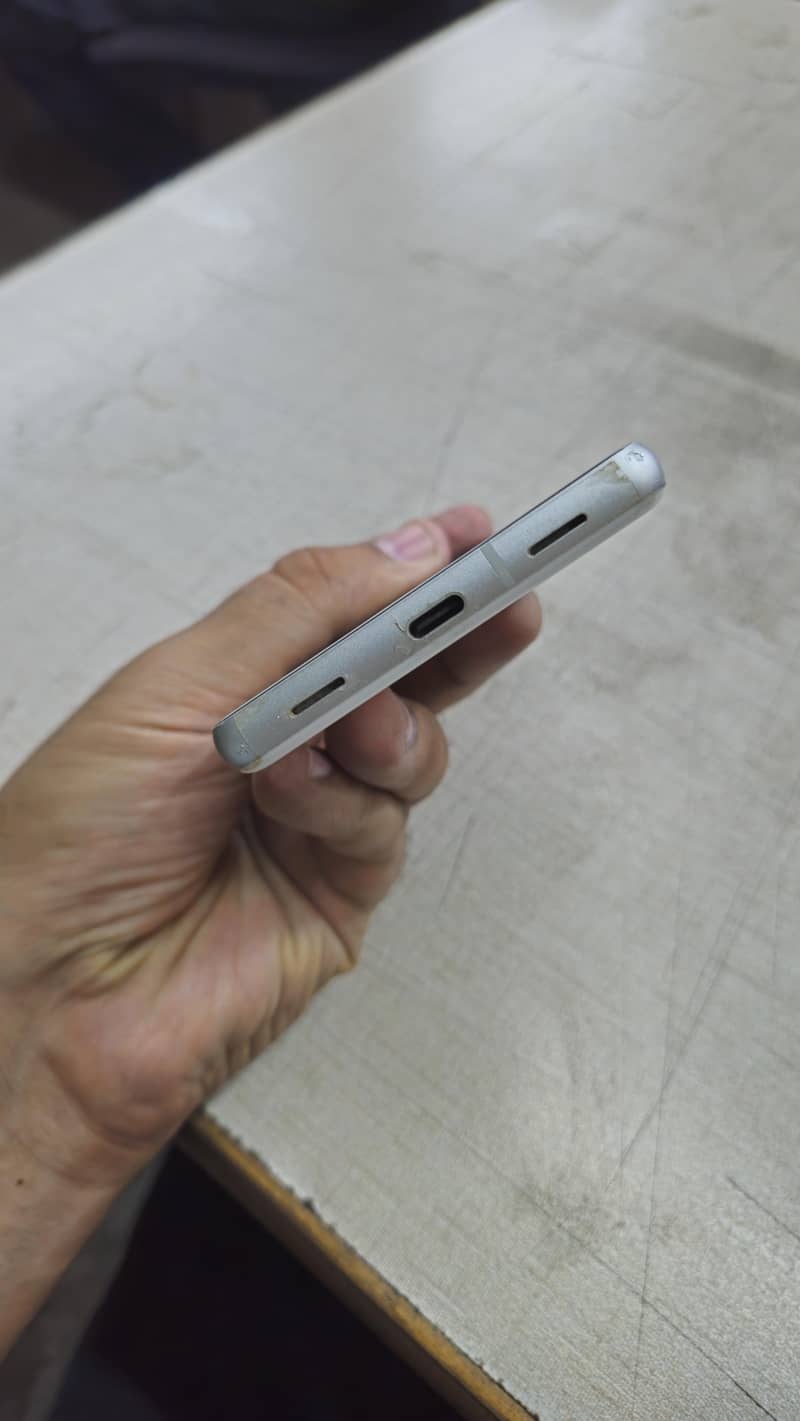 Google Pixel 7a 5