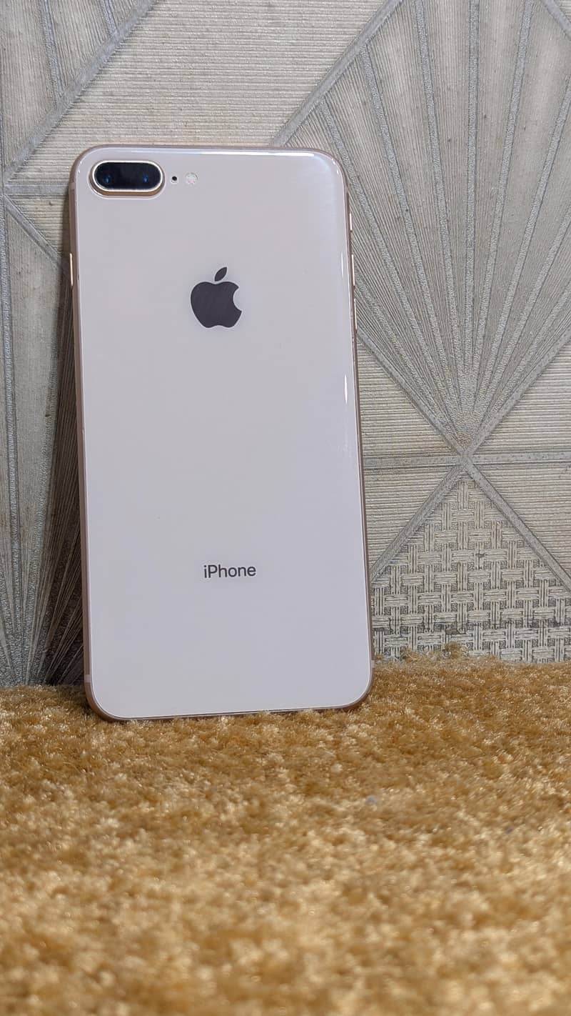 Apple iPhone 8 Plus 0