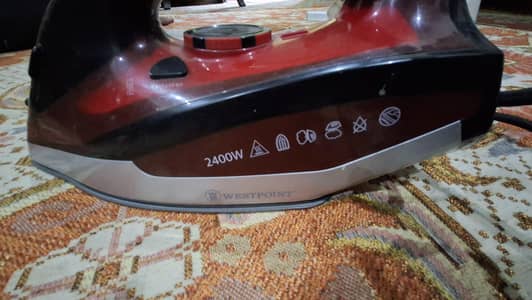 Westpoint Deluxe Steam Iron WF-2063 – 10/10 Condition