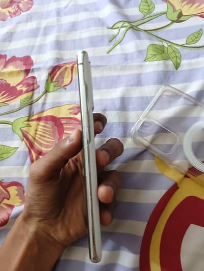 Samsung Mobile S20 FE 5g