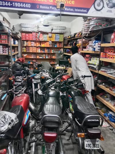 Motorcycle mechanic ki zarorat hai