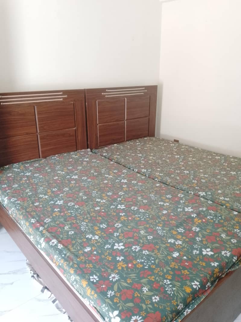 2 SINGLE BEDS 0