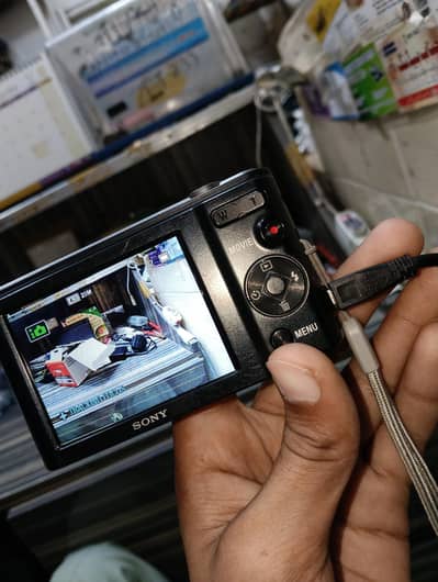 DSC-W810