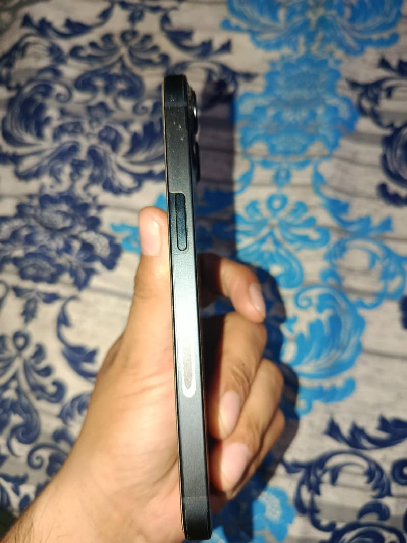 Apple iPhone 13 3