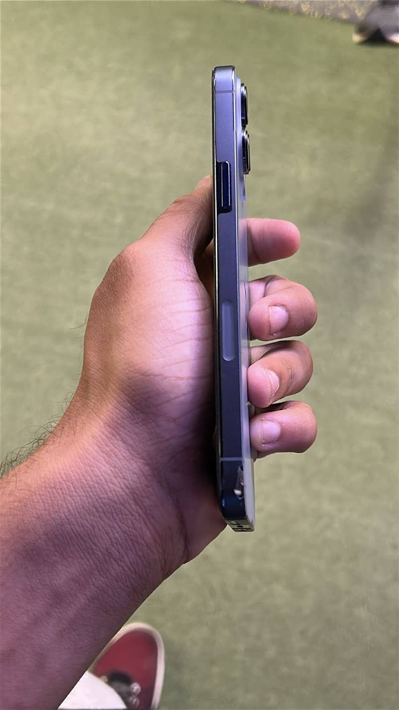 iPhone 13 Pro Max 1