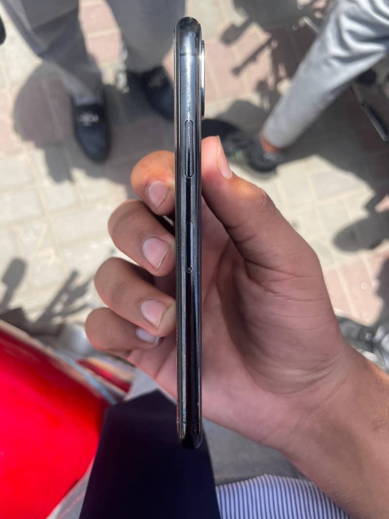 Apple iPhone X 3