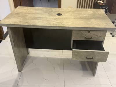 Premium Office Workstation Available – Excellent Condition