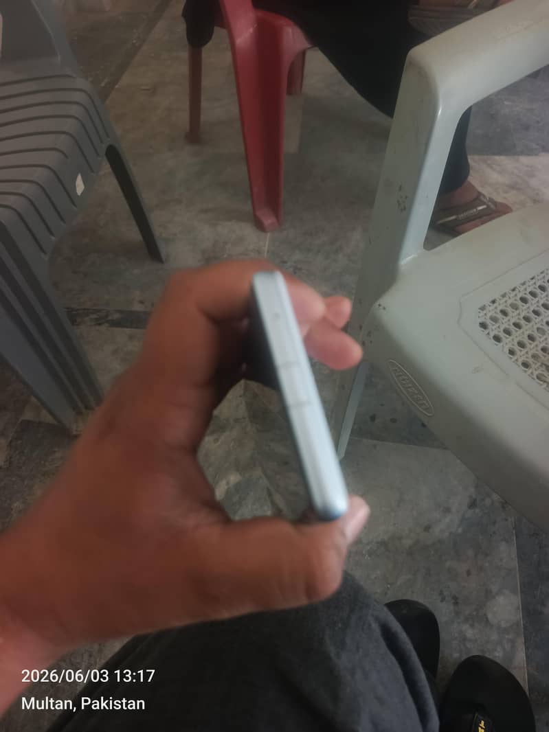 Google pixel 7a 5