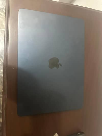 Japanese import directly buy from apple store. 100% original