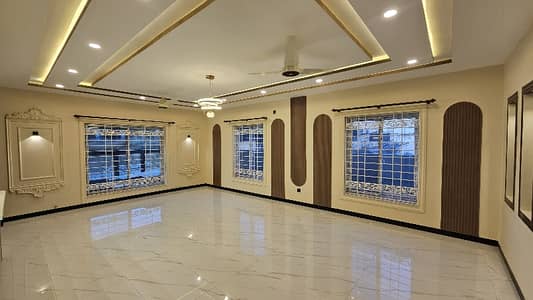 House For Sale in G15 size 1 Kanal Near to walking distance markaz masjid park Best location More Eight Options available Old & New House available