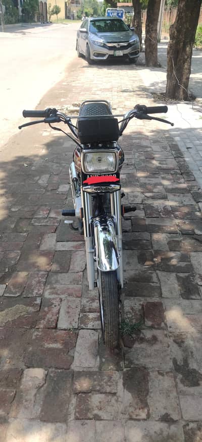 Brand new total genuine 125 2024 model only 12000 driven
