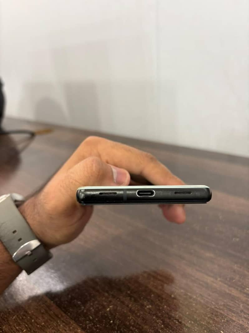 Google Pixel 6a 5