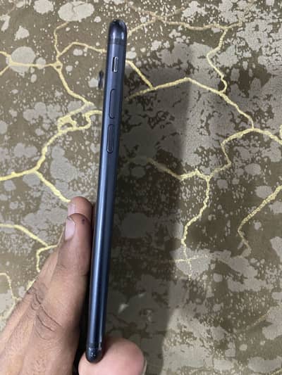 Apple iPhone 7