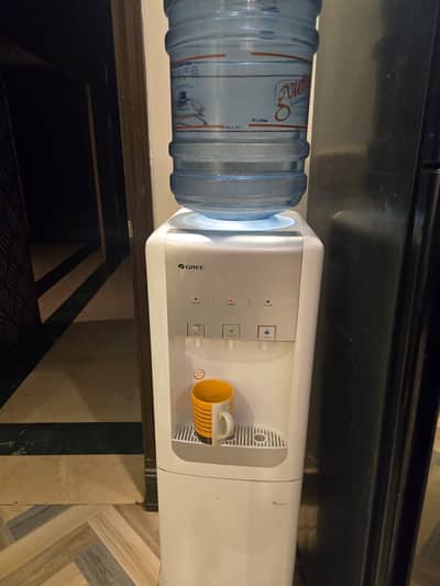 Gree water dispenser