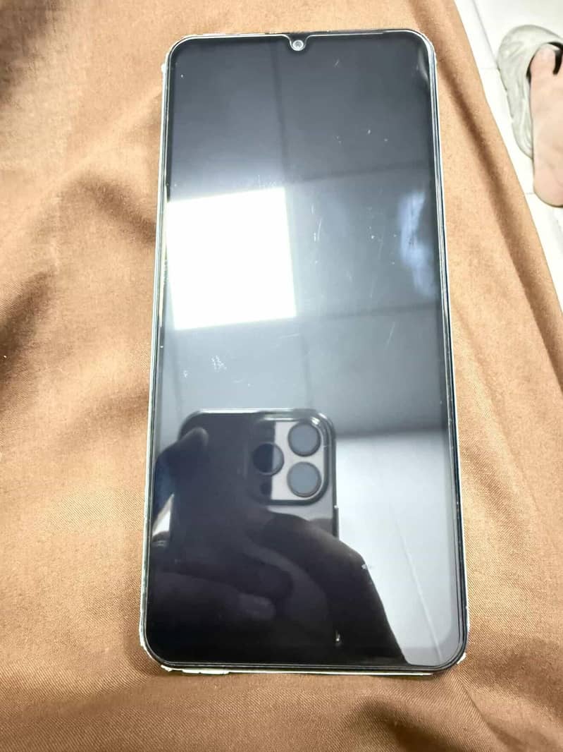 Realme Note 60 11