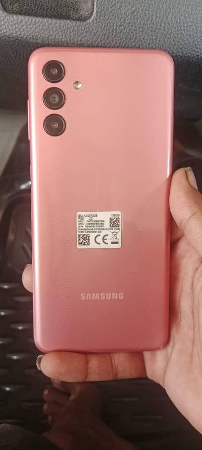 Mobile phone is ok 10/10 condition exchange possible 4/128 GB me hy