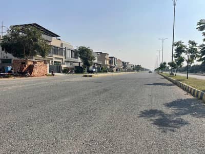 T Block 1 kanal Plot Ideal Location Near to Carrefour Available for Sale