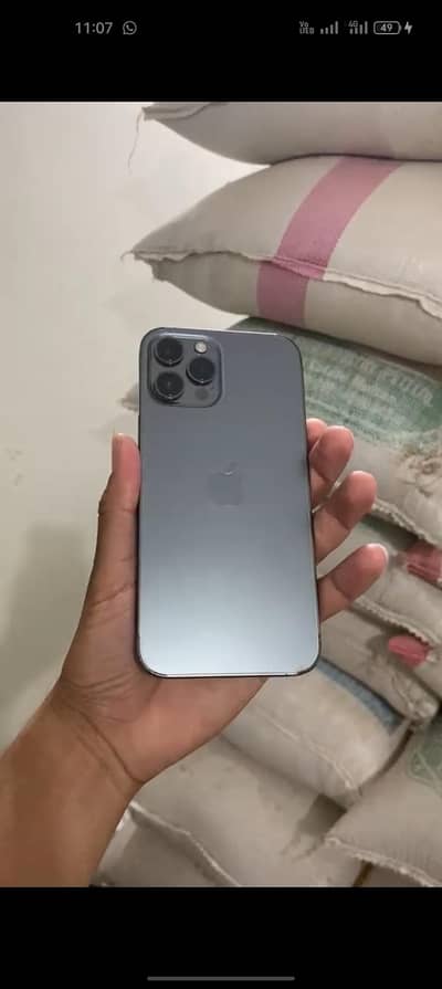 iphone 12 pro max   256gb memory betry health 96%