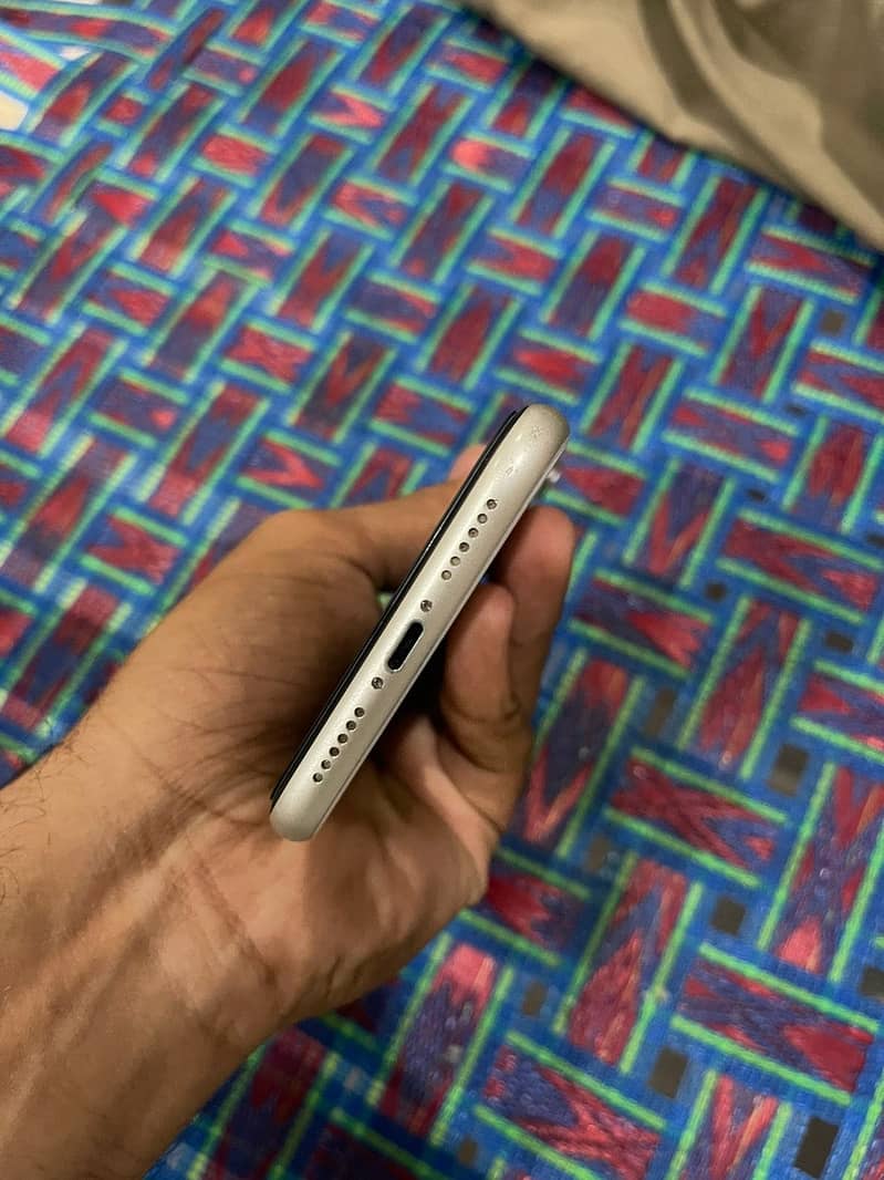 iPhone 11 1
