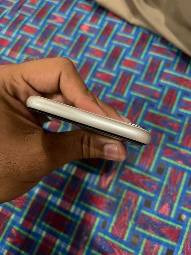 iPhone 11 7