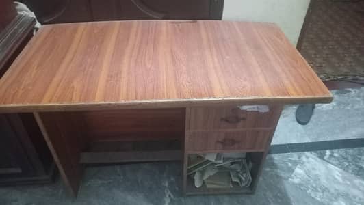 Used Office table No touch