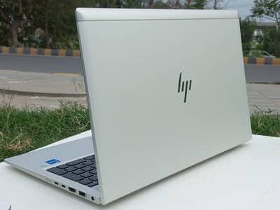 hp elitebook 850 g8  11th gen 16gb ram Touch Screen  V good condition