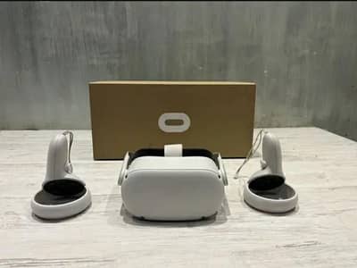 OCULUS QUEST 2 in Neat Condition with Box