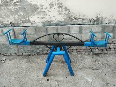 Good Condition Seasaw jhula for kids