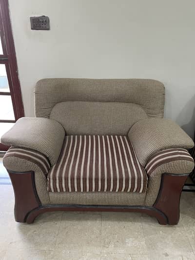 7 seater sofa set with center table