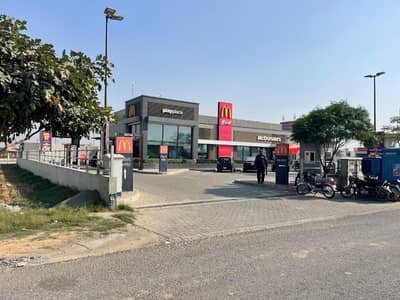 Y Block 1 Kanal Plot Near to McDOnalds Available for Sale