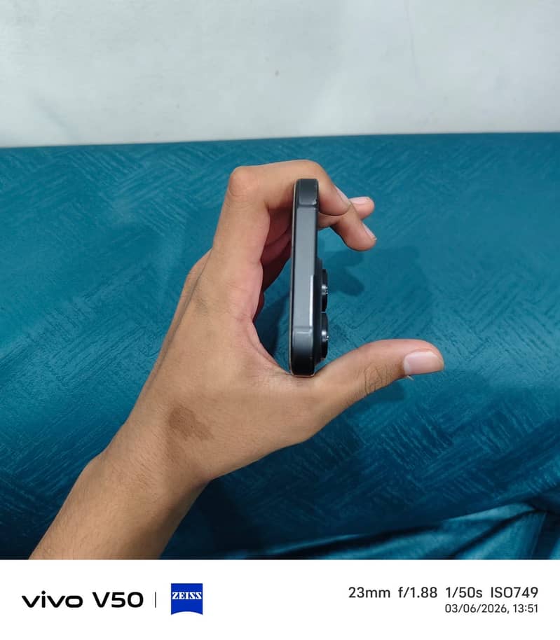 iPhone 16 Pro 1