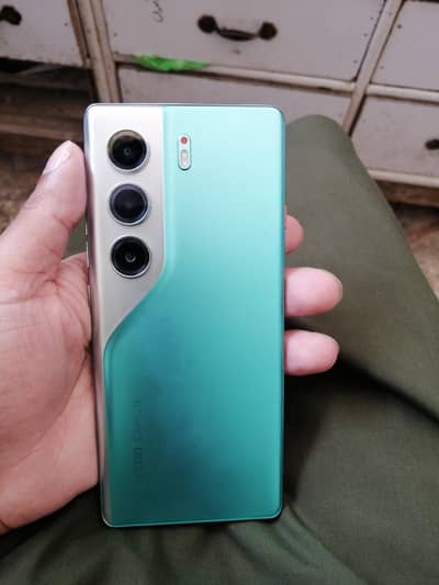 Tecno CAMON 40 Pro