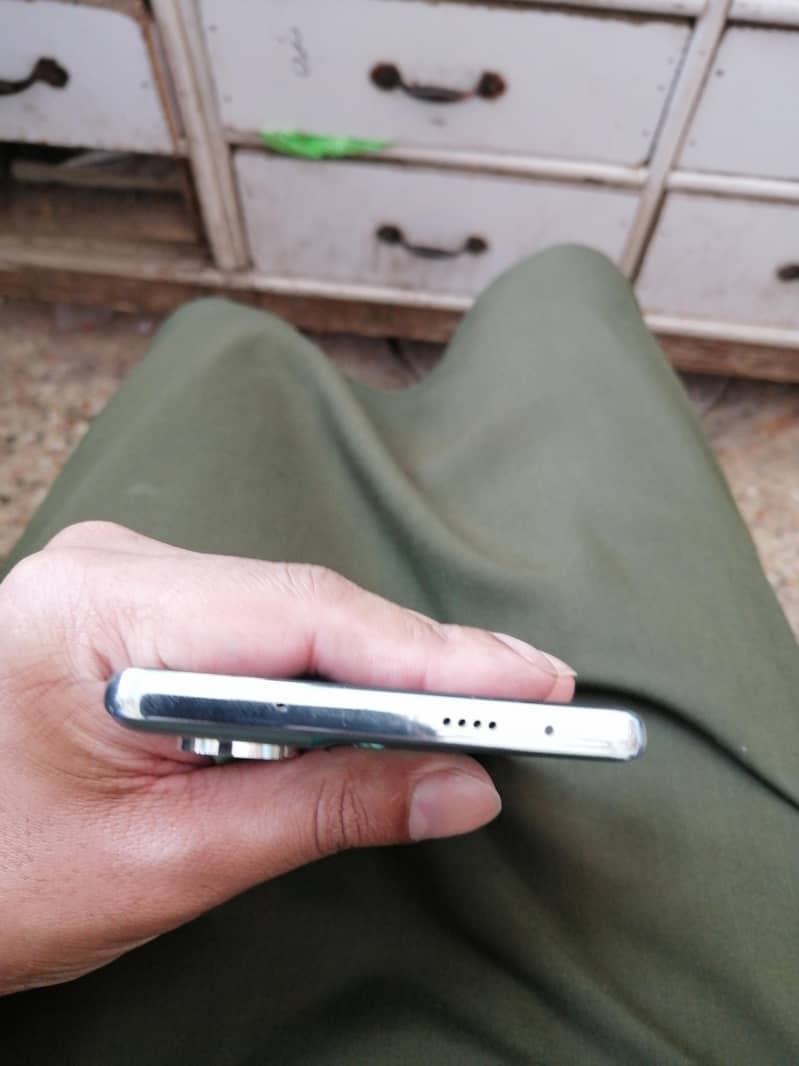 Tecno CAMON 40 Pro 4