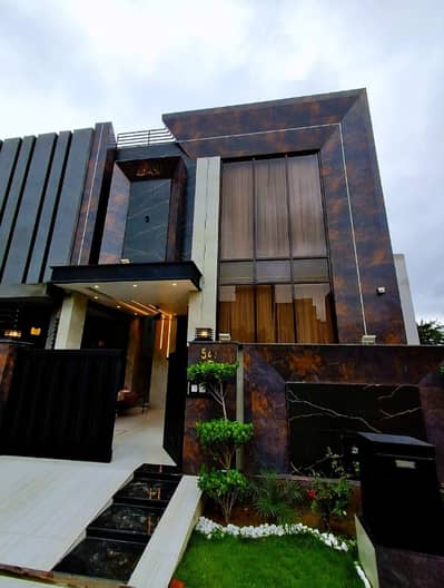 5 MARLA FULLY FURNISHED AND FULLY MAINTAINED SUPER HOT LOCATED BUNGALOW IS AVAILABLE IN DHA PHASE 9 LAHORE.
