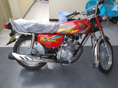 Honda 125 2025 only 2800 drive