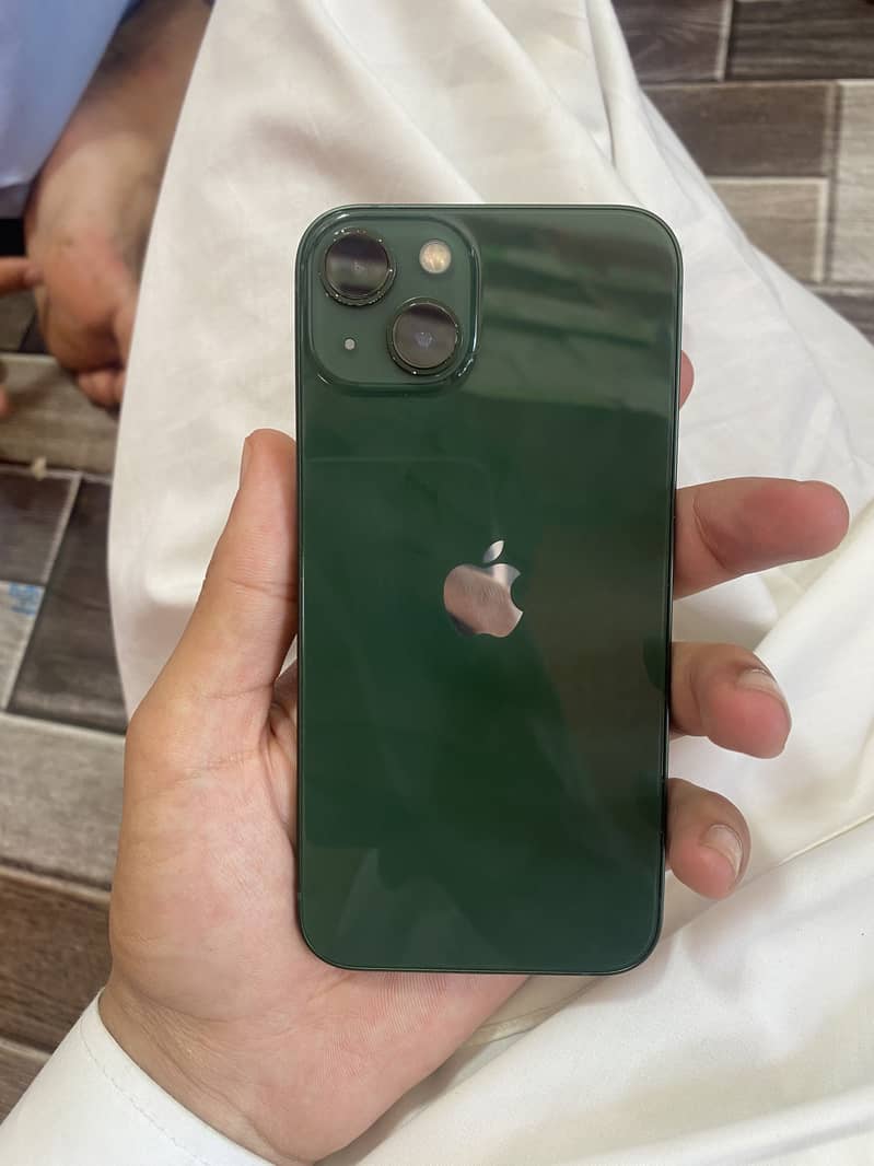 Apple iPhone 13 5
