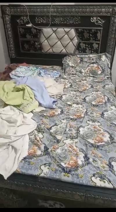 bed,almari,and sofa for sell