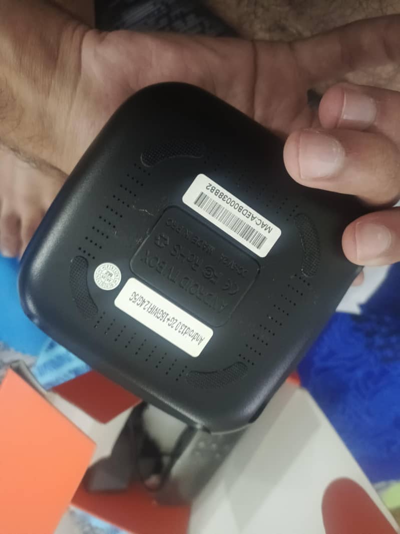 MX android box 8k resolution 10/10 condition 9