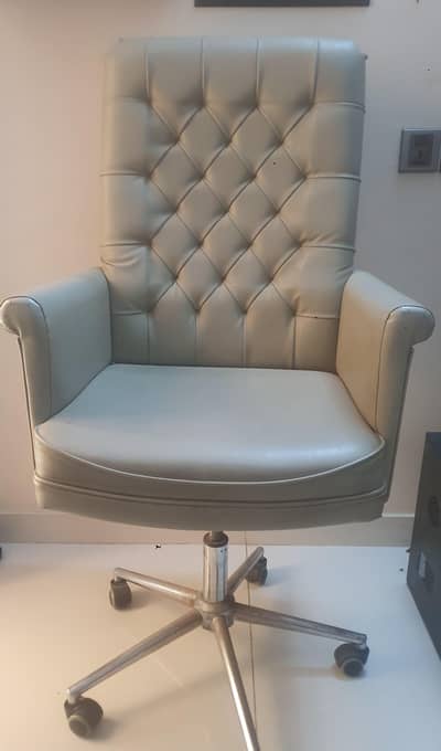 Presidential revolving Chair
