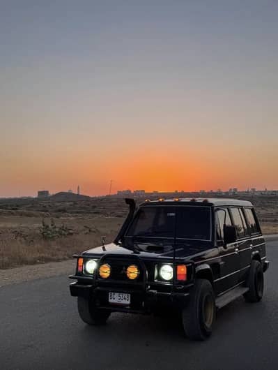 Mitsubishi Pajero 1990