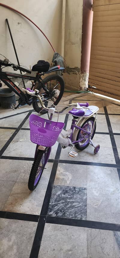 girls cycle