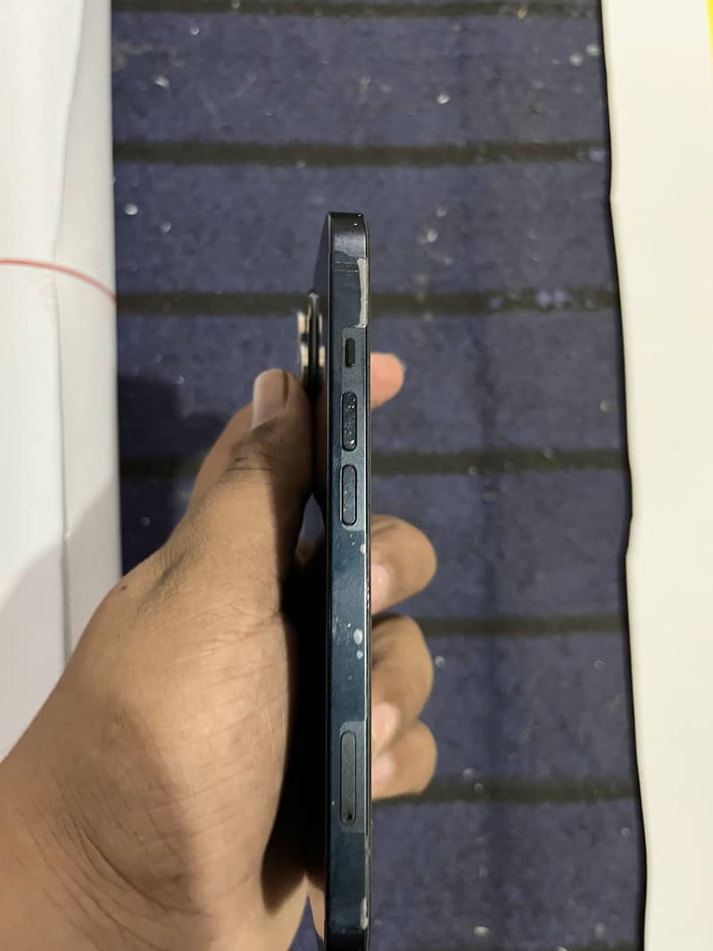 Apple iPhone 13 3