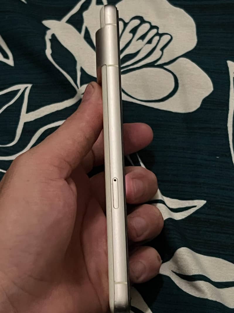 Google Pixel 7 4