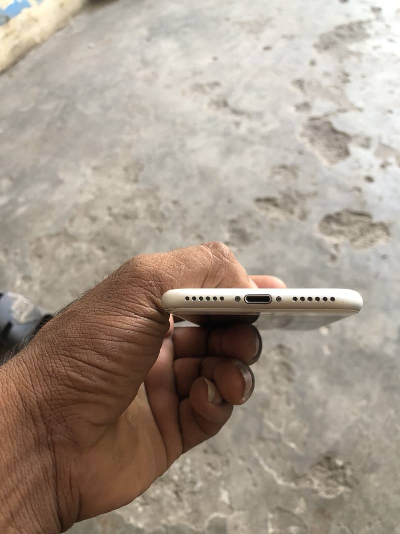 iPhone 8 3