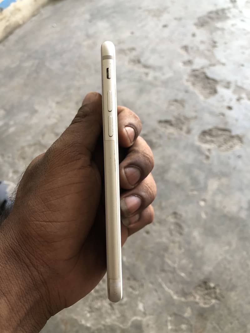 iPhone 8 4